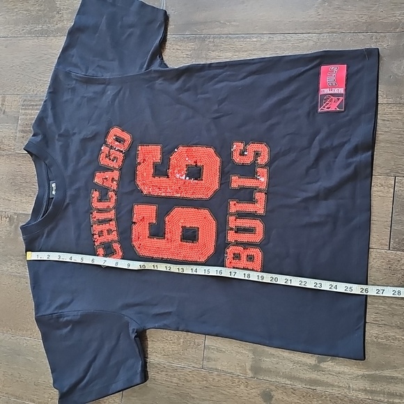 CHICAGO Bulls 66 Sequined UltraGame NBA Black T Shirt Size Small Black Red - Picture 3 of 7